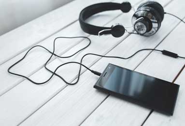 意甲媒体透露：沙特俱乐部并没有放弃对福法纳的追求，他们正在关注球员的动态